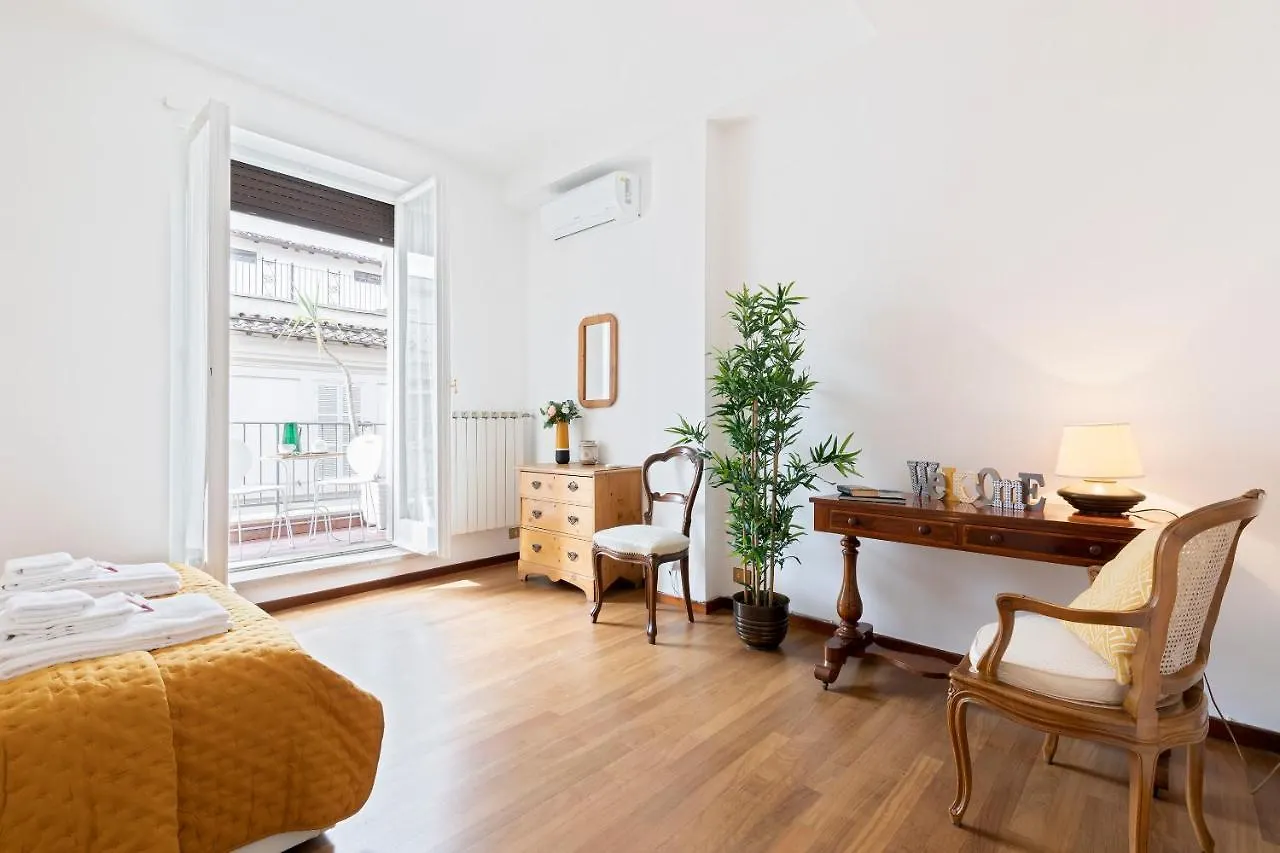 Rome As You Feel - Zoccolette Apartment In Campo De Fiori Italy